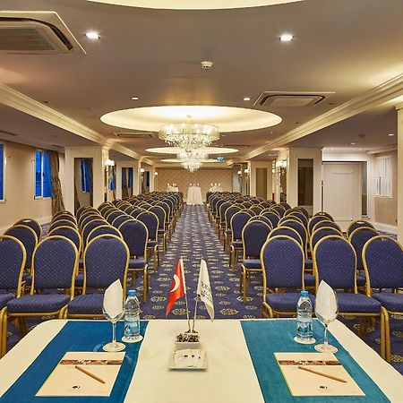 Hotel Doubletree By Hilton Izmir - Alsancak Esterno foto
