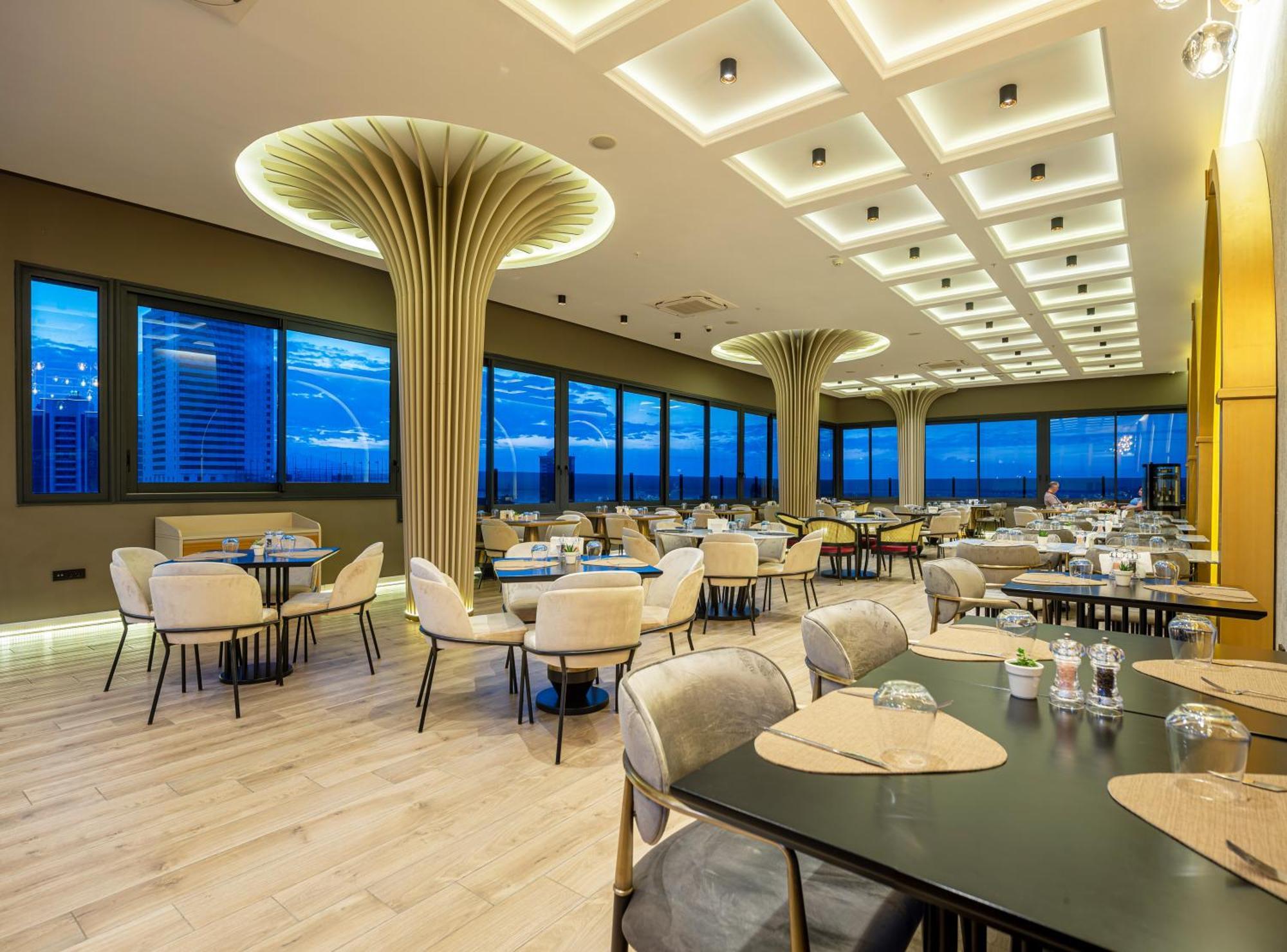 Hotel Doubletree By Hilton Izmir - Alsancak Esterno foto