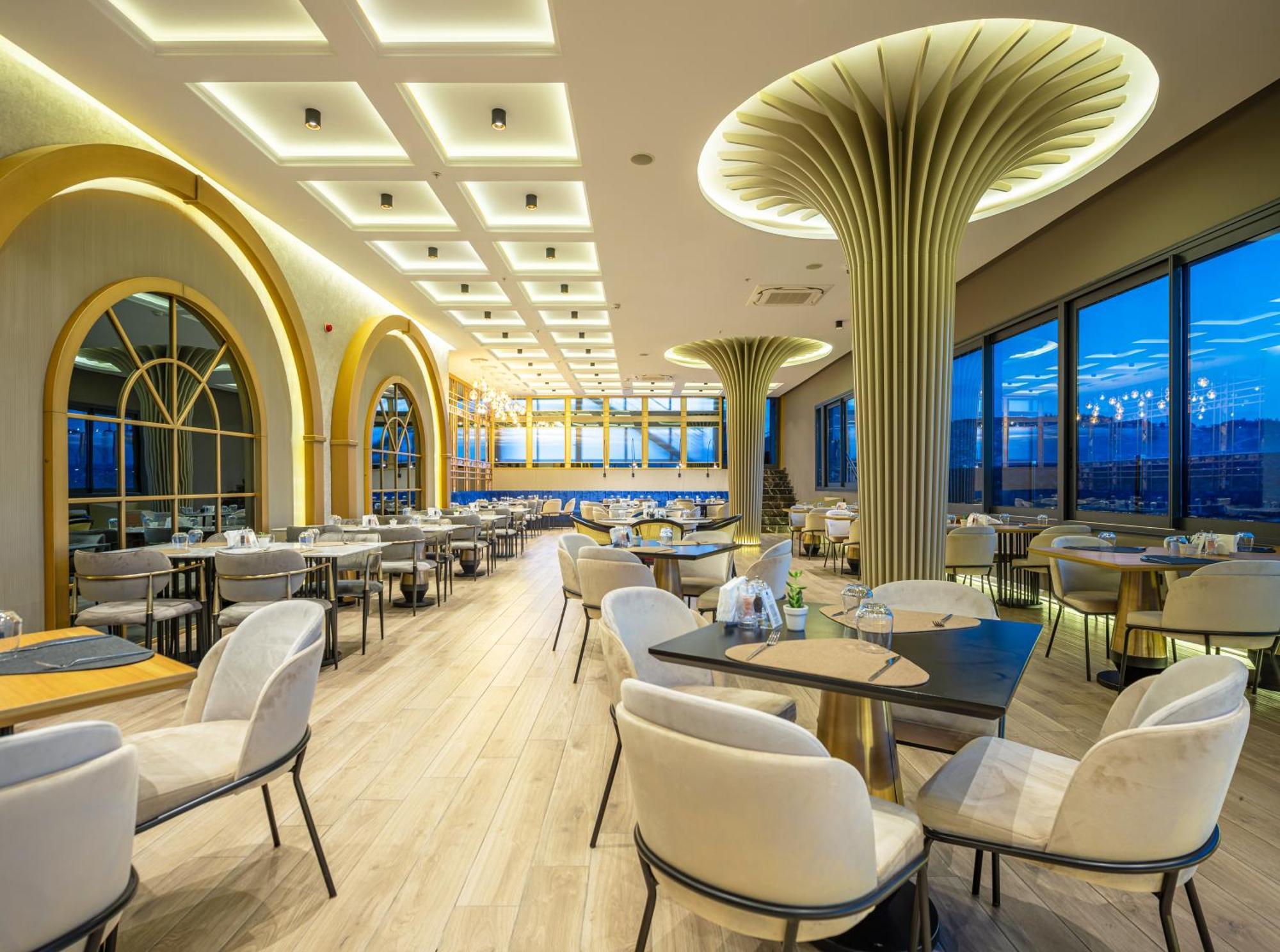 Hotel Doubletree By Hilton Izmir - Alsancak Esterno foto