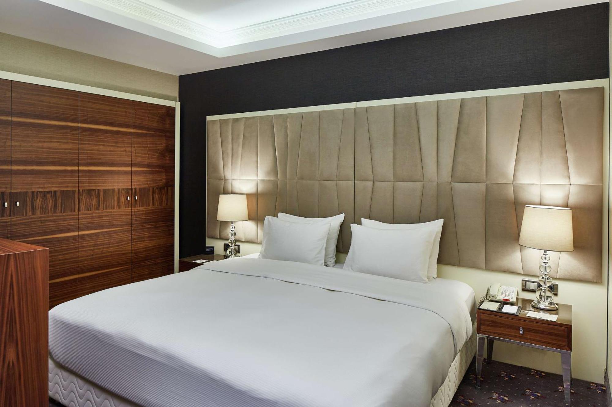 Hotel Doubletree By Hilton Izmir - Alsancak Esterno foto
