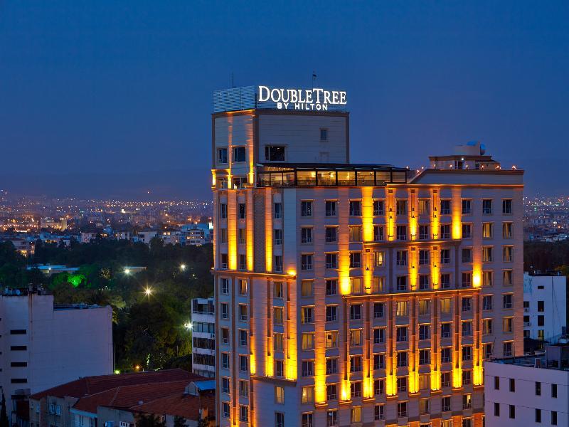 Hotel Doubletree By Hilton Izmir - Alsancak Esterno foto